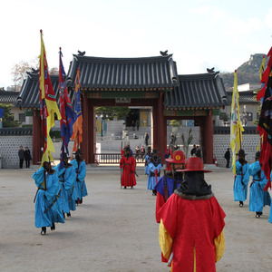 Changing of the guard at Gyeongbokgung Palace