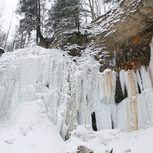 Tiffany Falls in winter