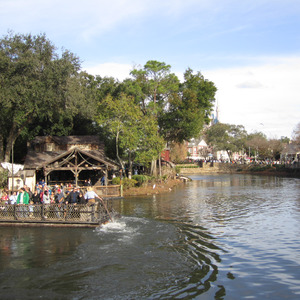 Raft to Tom Sawyer's Island