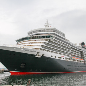 Queen Elizabeth docked in Tallinn