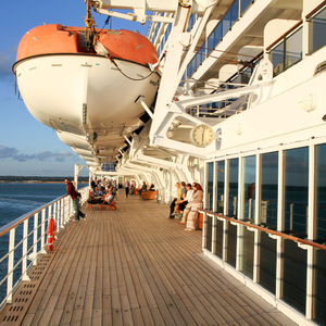 Promenade deck, Queen Mary 2