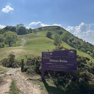 Start of the hike to Castell Dinas Brán