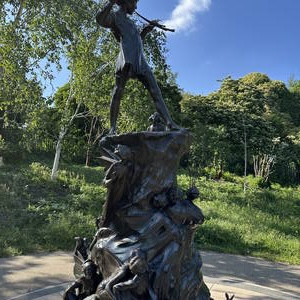 Peter Pan statue in Kensington Gardens