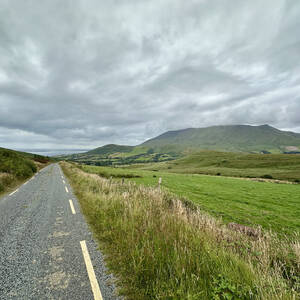Farm roads on the hike from Camp to Annascaul