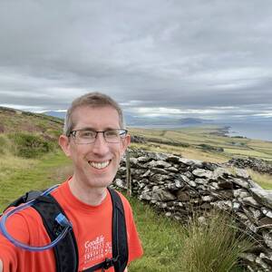 Hiking above the shoreline of the Dingle peninsula